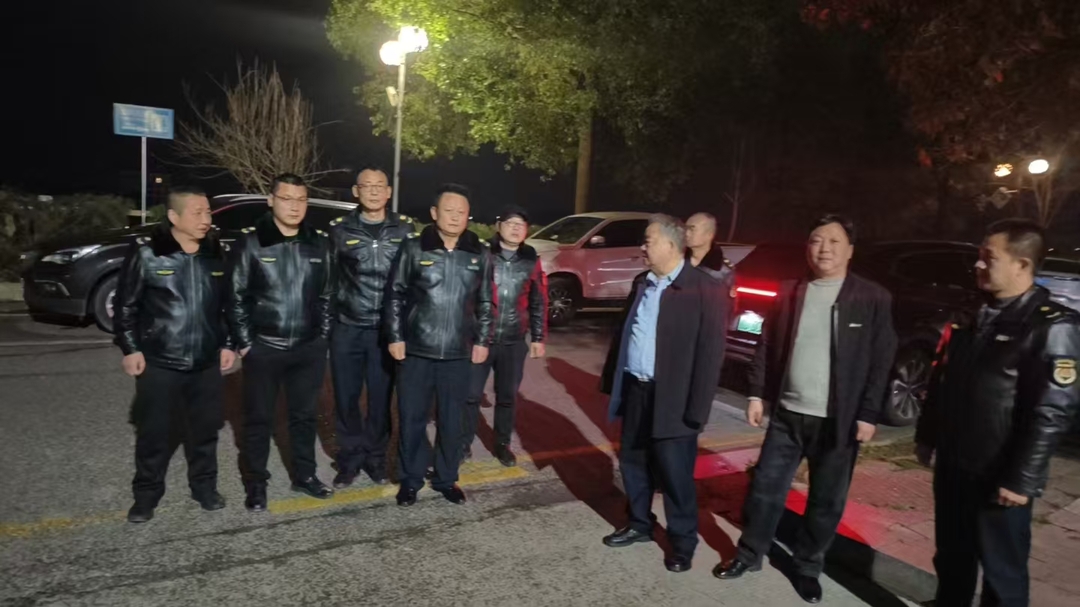 衡阳县城市管理综合执法局： 致敬劳动迎“五一”   精细管理靓市容