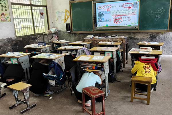 衡阳县界牌镇中心小学：以“演”筑防 以“练”护航