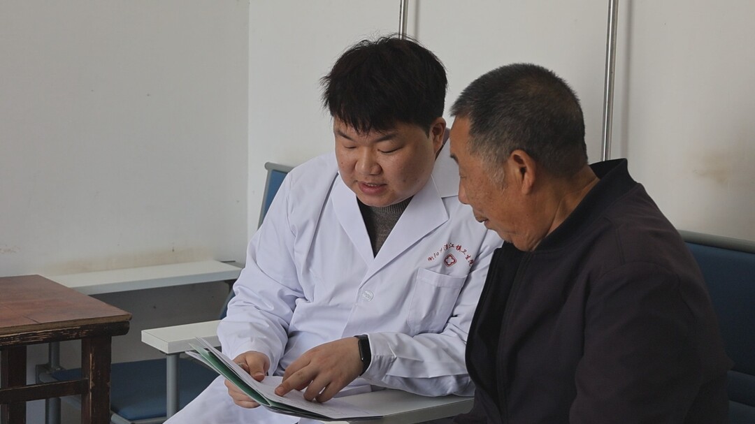 杨靖：90后医生扎根乡土 做村民最坚实的“医”靠