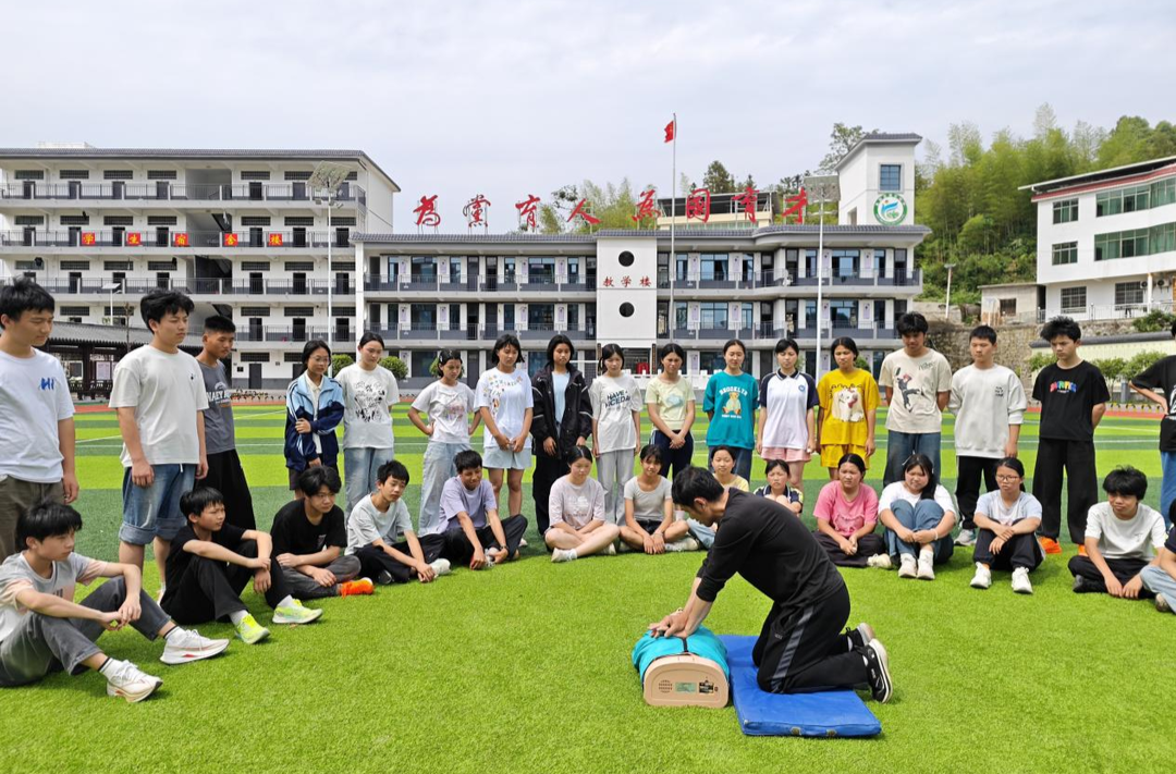 衡阳县溪江中学开展第18个全国防灾减灾日系列宣传演练活动