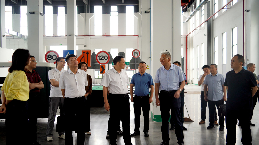 衡阳市人大常委会来我县调研就业促进工作