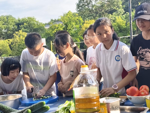 衡阳县杉桥镇石元完小：自己动手享美食 劳动实践促成长