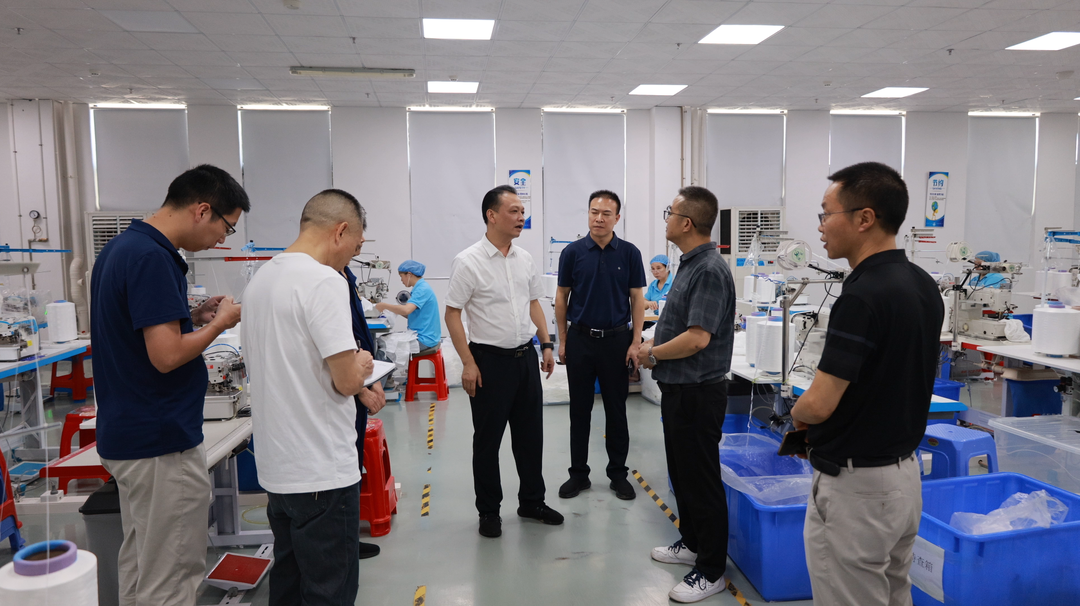 杨峰调研检查衣鞋企业消防安全生产工作 守牢安全生产底线 全域排查整治安全隐患