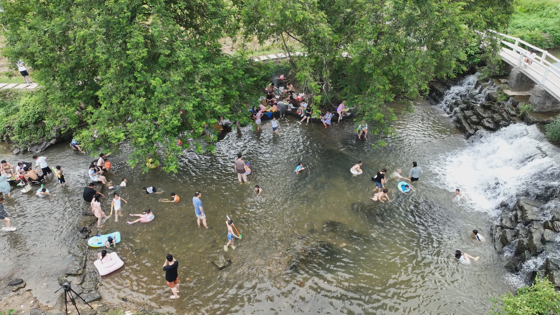 库宗桥镇：百年古堰变身溯溪打卡点 一汪活水赋能乡村亲水经济