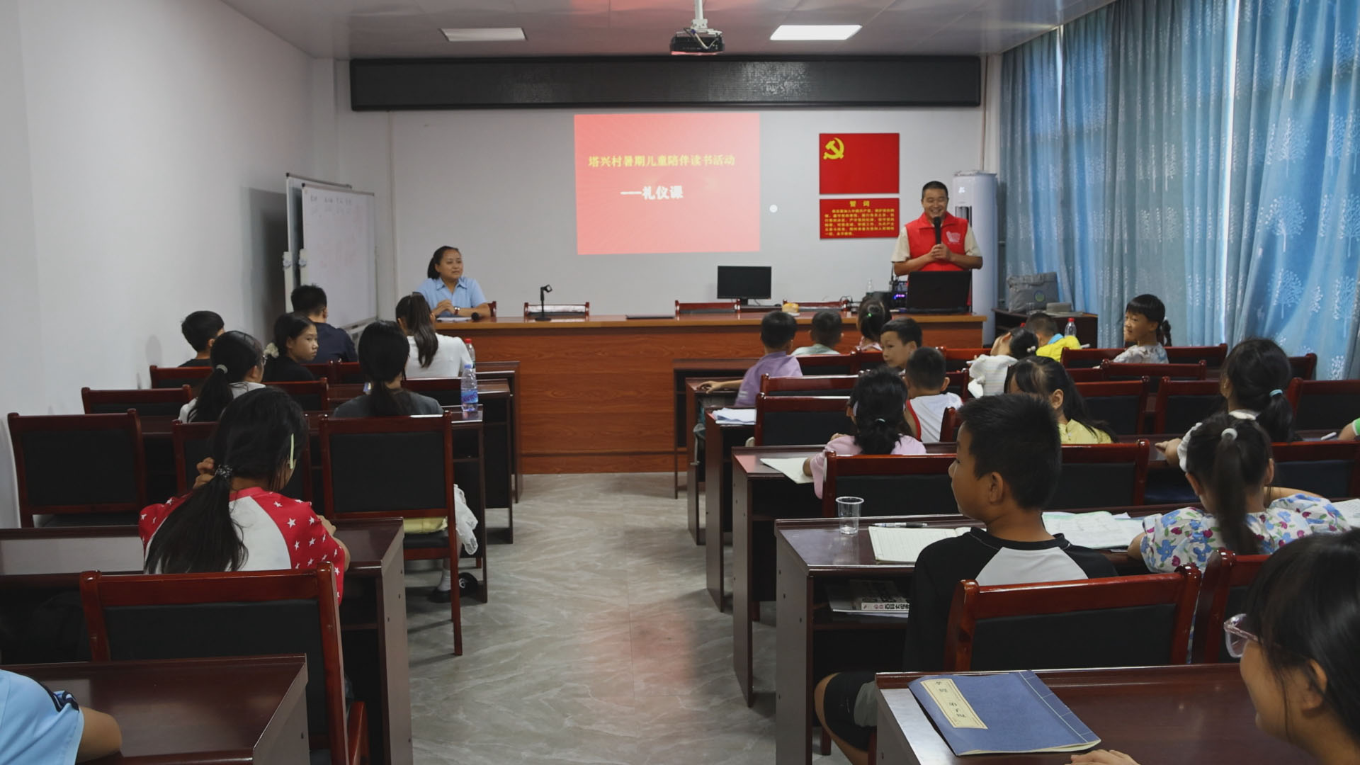 樟木乡：汇集志愿力量 点亮乡村少年缤纷假期时光