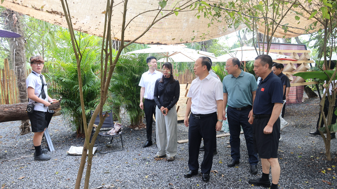 孙浩到西渡镇调研项目建设和安全生产工作