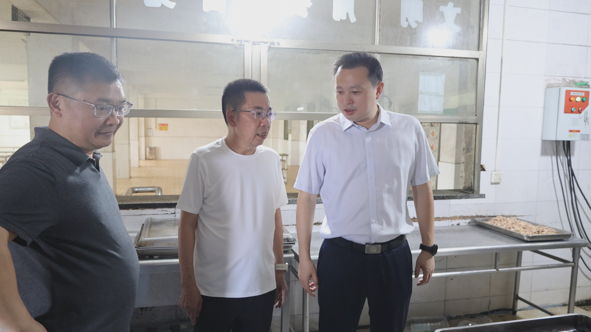 谭单主赴关市镇督导检查安全生产工作
