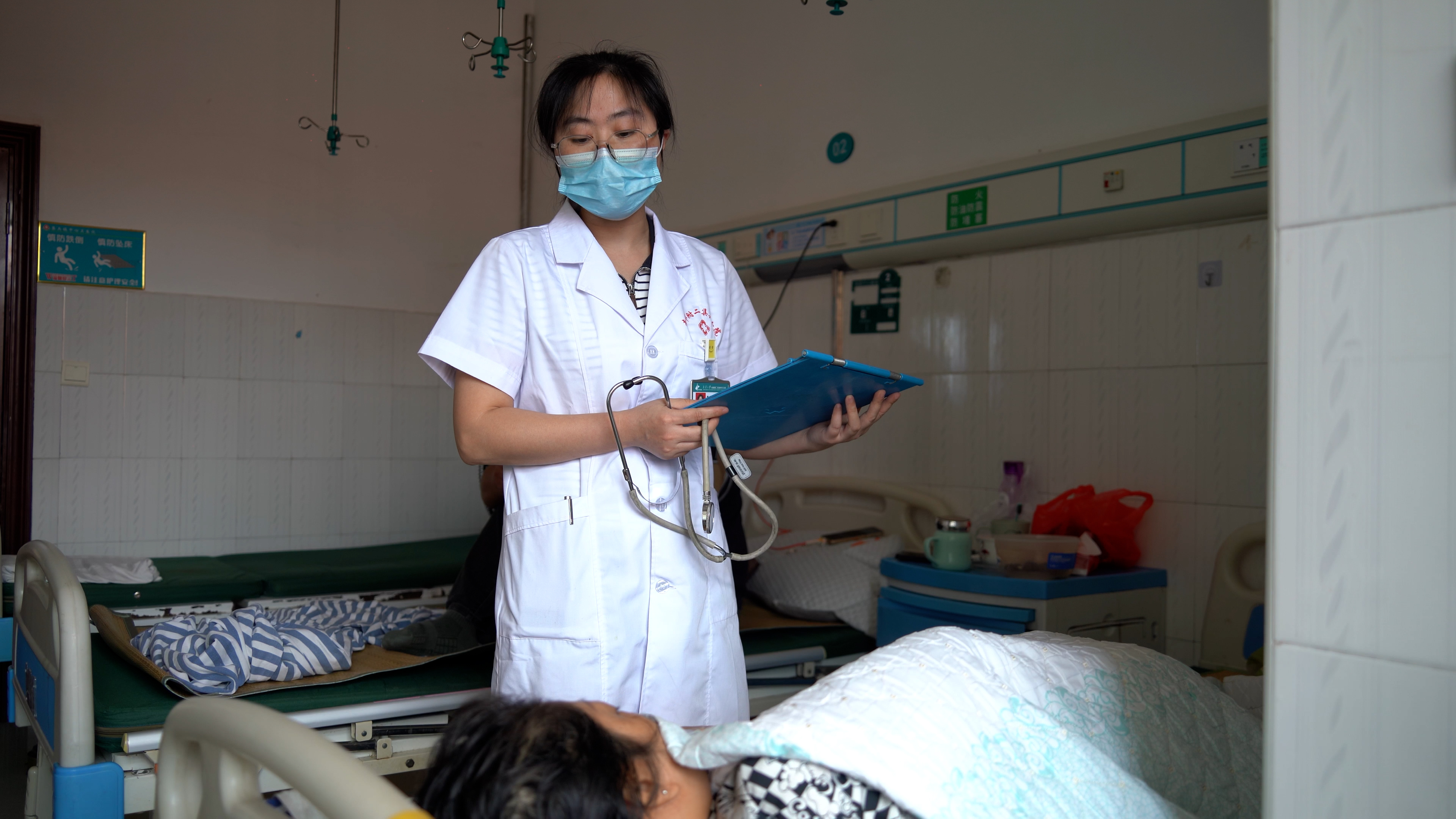 县优秀医务工作者 龙慧：双职守基层 一线绽芳华